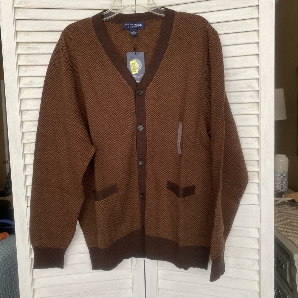 RoundTree and Yorke Brown Cardigan NWT